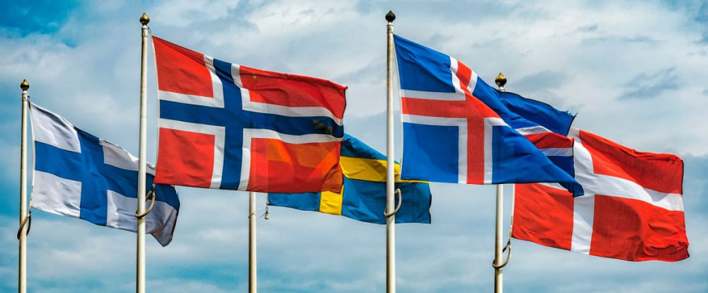 Nationalfahnen und Flagge der Länder Skandinaviens